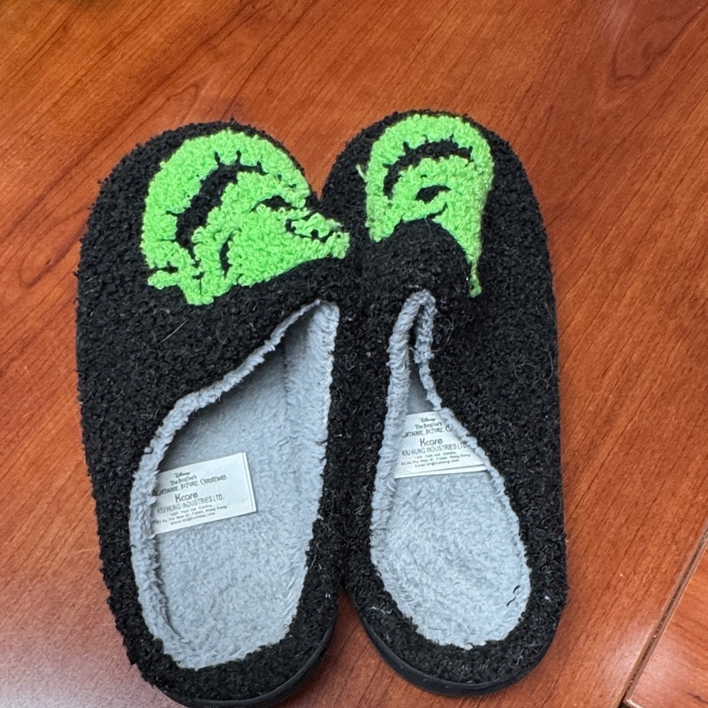 Nightmare before Christmas’s oogey boogie slippers 38/39 // 031232